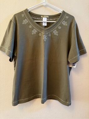 Islander Olive Green Embroidered Beaded V-Neck Top Short Sleeve Tee Size XL